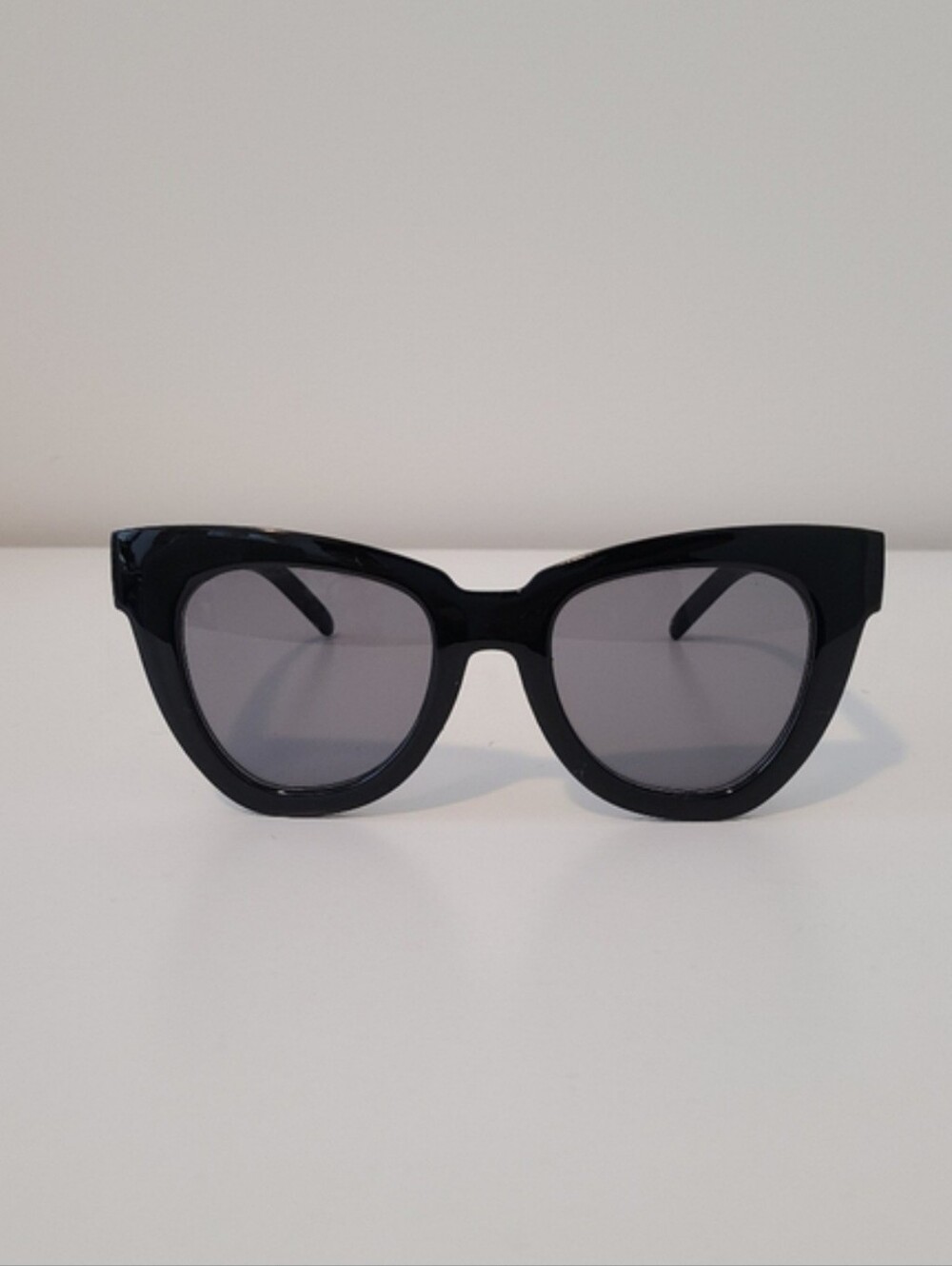 Classic Black Cat-Eye Sunglasses - Women